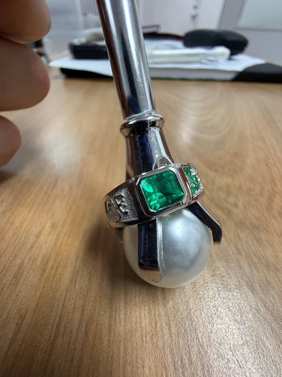 L’Émeraude Solitaire – Silver Ring with Emerald Center Stone | Fabi Luxury Jewelry