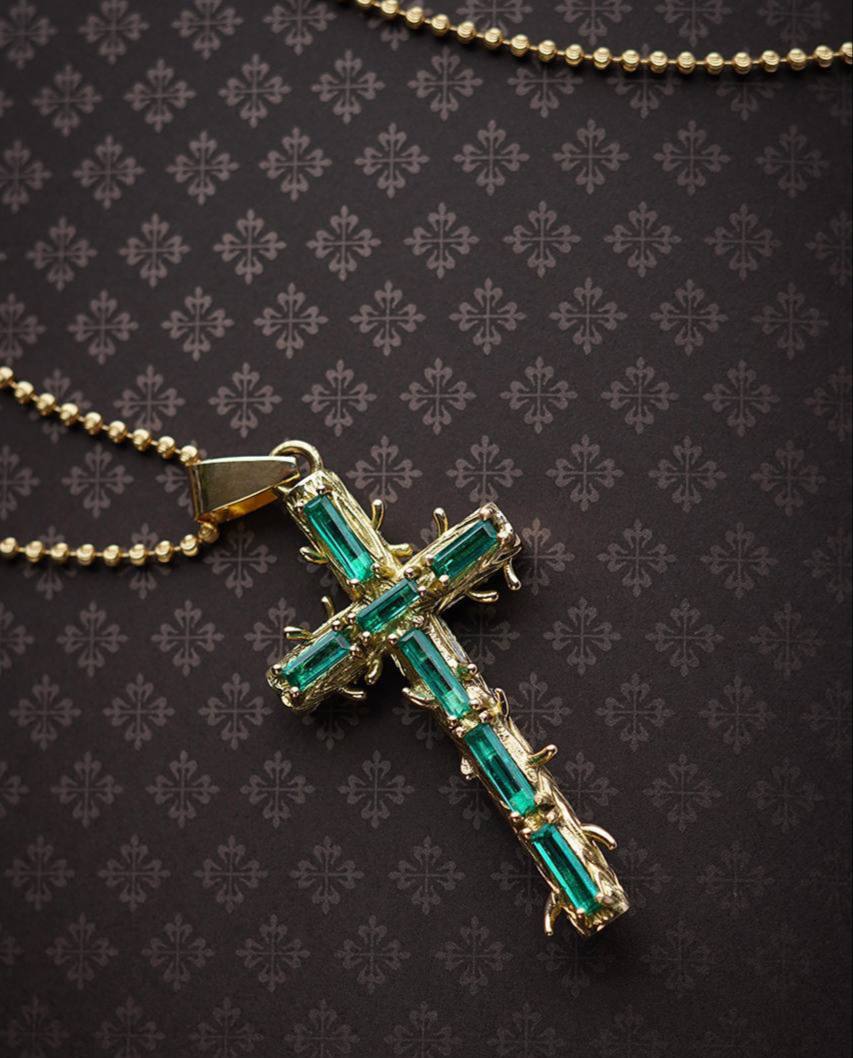 Croix Émeraude – Gold Necklace with Emerald Cross Pendant | Fabi Luxury Jewelry